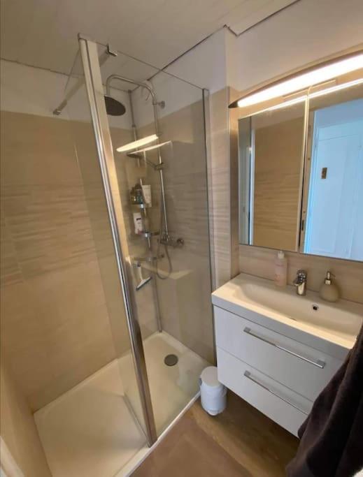 L'Atelier Marin Sur Le Port Des Marines Apartment Cogolin Exterior photo