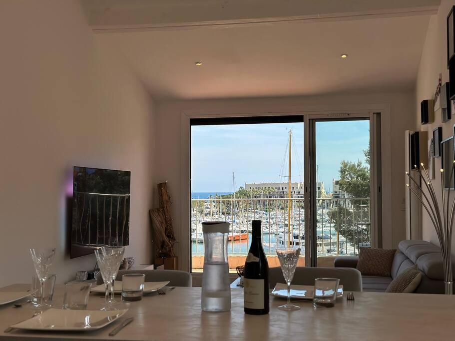 L'Atelier Marin Sur Le Port Des Marines Apartment Cogolin Exterior photo